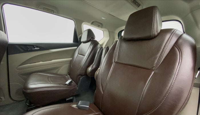 2018 Mahindra MARAZZO M6 7 STR, Diesel, Manual, 84,975 km, Right Side Rear Door Cabin