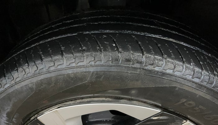 2021 Nissan MAGNITE XL, Petrol, Manual, 61,728 km, Left Front Tyre Tread