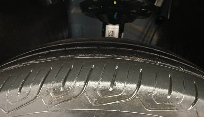 2025 Skoda Kylaq Signature, Petrol, Manual, 11,585 km, Left Front Tyre Tread