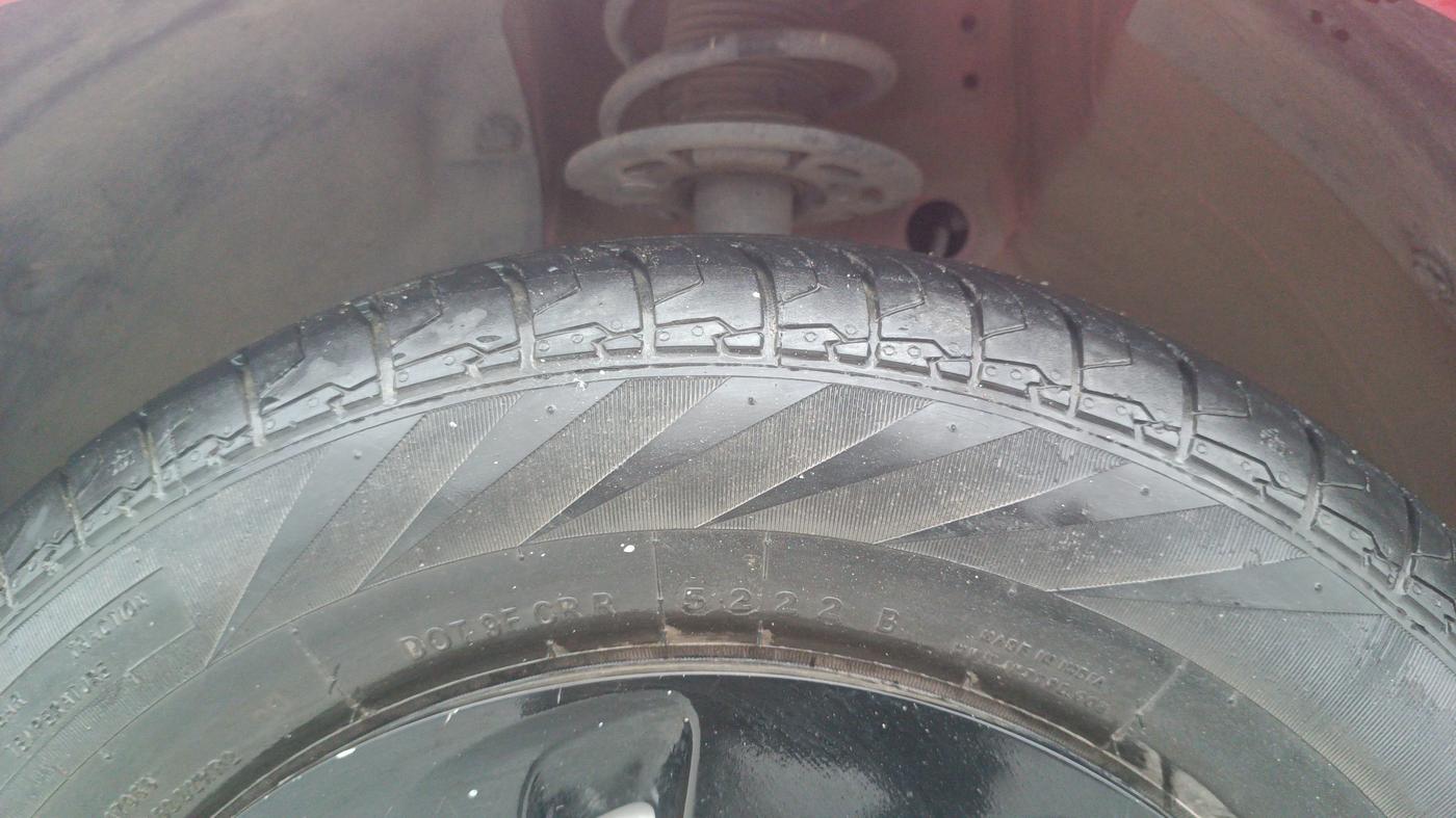 2023 Maruti Swift LXI, Petrol, Manual, 34,181 km, Left Front Tyre Tread