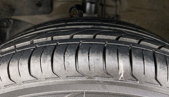 2015 Honda Amaze 1.2 VXMT I VTEC, Petrol, Manual, 36,072 km, Left Front Tyre Tread
