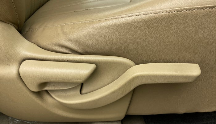 2015 Honda Amaze 1.2 VXMT I VTEC, Petrol, Manual, 36,072 km, Driver Side Adjustment Panel