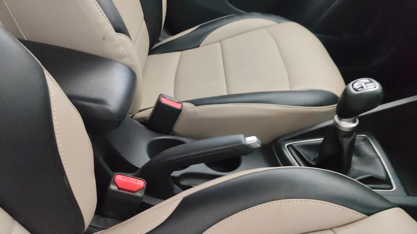 2015 Hyundai Elite i20 ASTA 1.2, Petrol, Manual, 96,931 km, Gear Lever