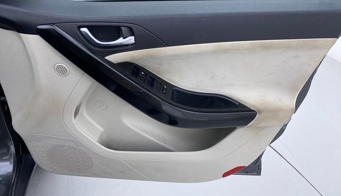 2020 Tata NEXON XZ+ 1.2, Petrol, Manual, 24,420 km, Driver Side Door Panels Control