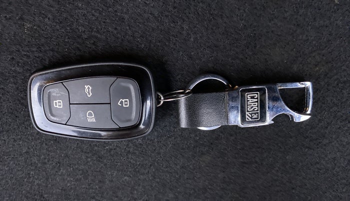 2020 Tata NEXON XZ+ 1.2, Petrol, Manual, 24,420 km, Key Close Up
