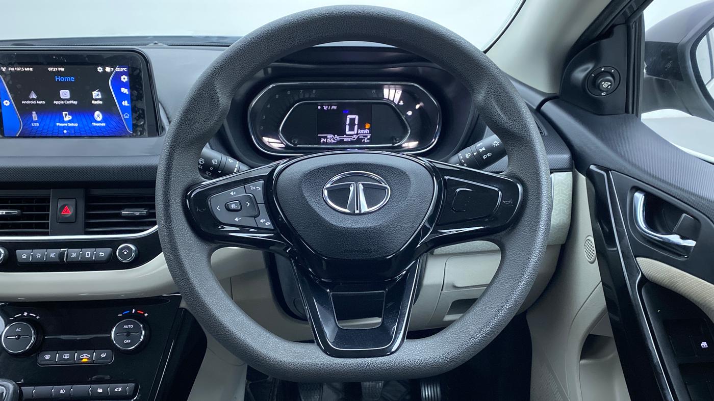 2020 Tata NEXON XZ+ 1.2, Petrol, Manual, 24,420 km, Steering Wheel Close Up