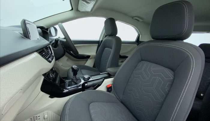 2020 Tata NEXON XZ+ 1.2, Petrol, Manual, 24,420 km, Right Side Front Door Cabin