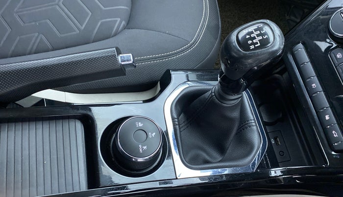 2020 Tata NEXON XZ+ 1.2, Petrol, Manual, 24,420 km, Gear Lever