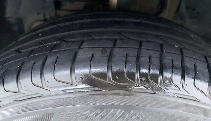 2020 Tata NEXON XZ+ 1.2, Petrol, Manual, 24,420 km, Left Front Tyre Tread