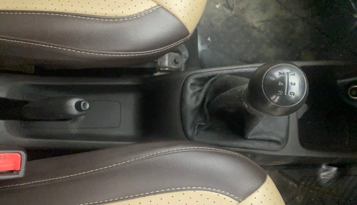 2017 Hyundai Eon MAGNA +, Petrol, Manual, 50,887 km, Gear Lever