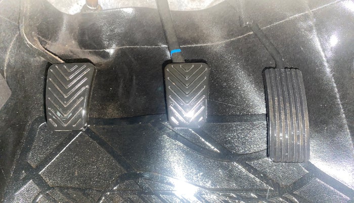 2017 Hyundai Eon MAGNA +, Petrol, Manual, 50,887 km, Pedals