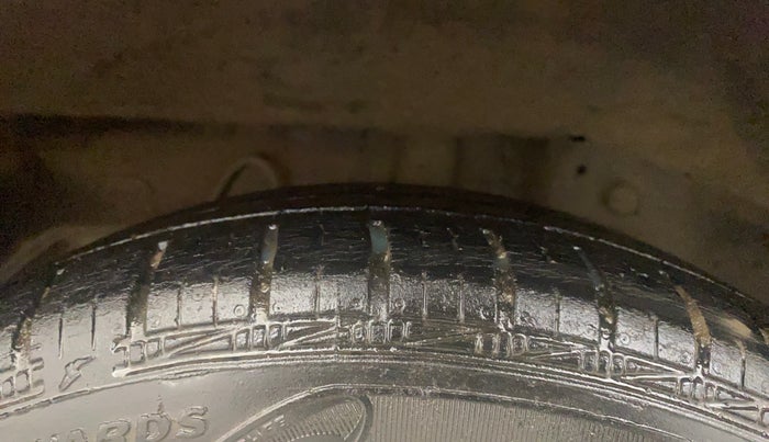 2017 Hyundai Eon MAGNA +, Petrol, Manual, 50,887 km, Right Rear Tyre Tread