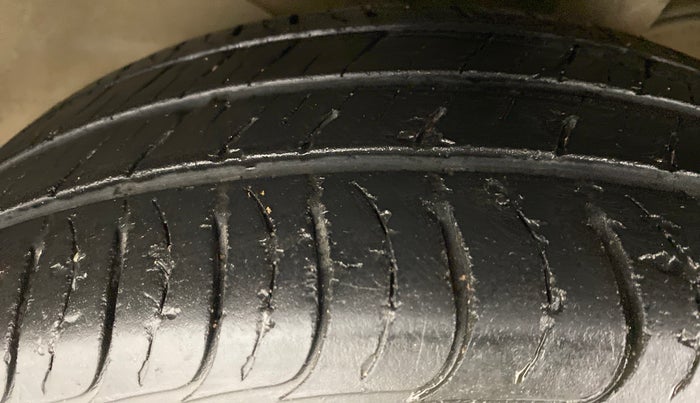 2016 Hyundai Creta 1.6 E + VTVT, Petrol, Manual, 29,225 km, Left Front Tyre Tread
