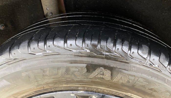 2019 Maruti Vitara Brezza ZDI, Diesel, Manual, 1,30,793 km, Right Rear Tyre Tread