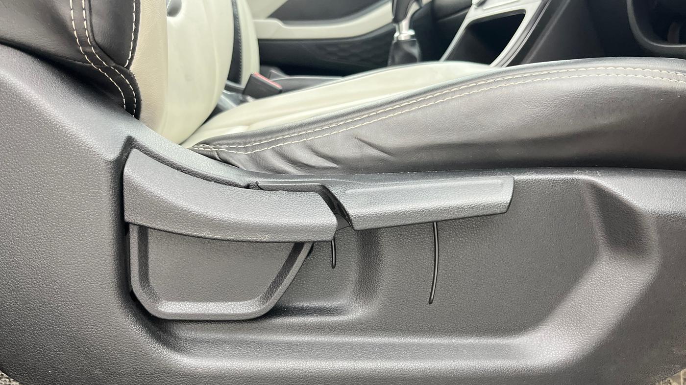 2020 Hyundai Creta S 1.5 PETROL, Petrol, Manual, 32,532 km, Driver Side Adjustment Panel