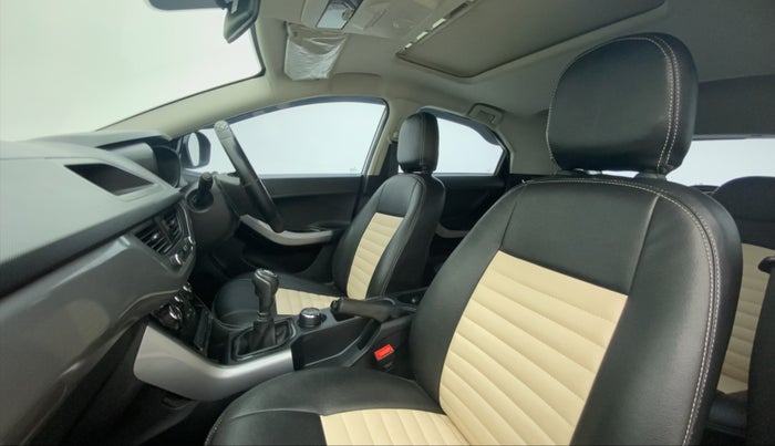 2022 Tata NEXON XM SUNROOF DIESEL, Diesel, Manual, 37,705 km, Right Side Front Door Cabin