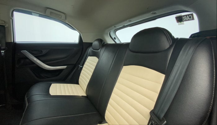 2022 Tata NEXON XM SUNROOF DIESEL, Diesel, Manual, 37,705 km, Right Side Rear Door Cabin