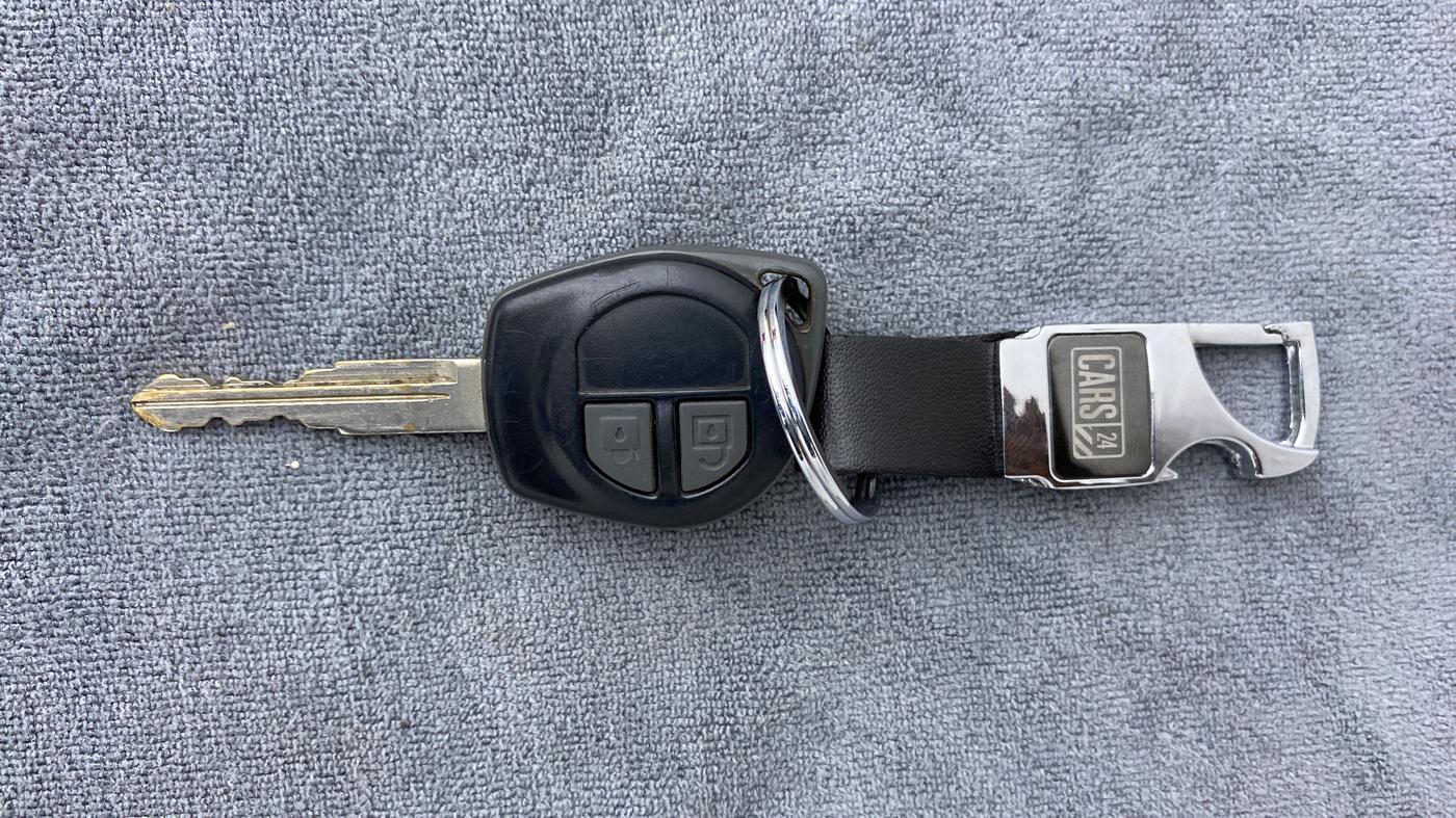 2014 Maruti Swift Dzire VXI 1.2 BS IV, Petrol, Manual, 26,033 km, Key Close Up