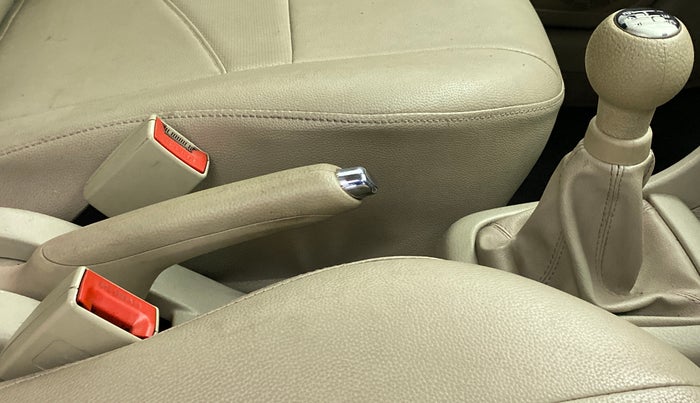 2014 Maruti Swift Dzire VXI 1.2 BS IV, Petrol, Manual, 26,033 km, Gear Lever