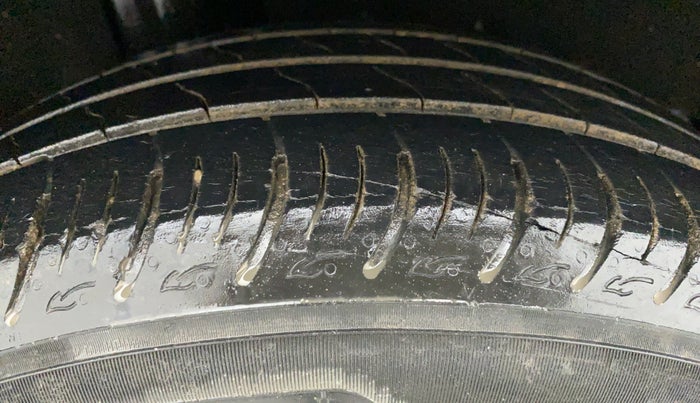 2019 Maruti Baleno DELTA PETROL 1.2, Petrol, Manual, 28,991 km, Right Rear Tyre Tread