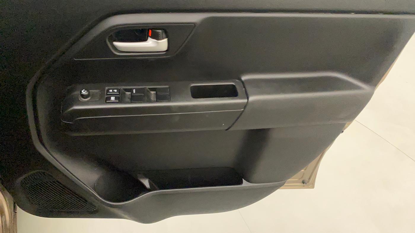 2021 Maruti New Wagon-R VXI 1.2, Petrol, Manual, 5,421 km, Driver Side Door Panels Control