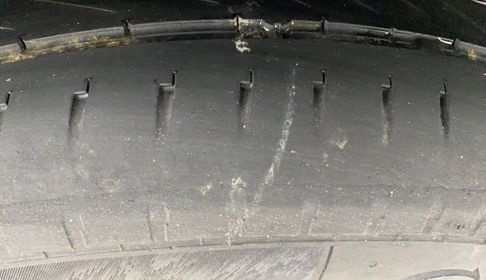 2019 Volkswagen Ameo HIGHLINE PLUS 1.5L AT 16 ALLOY, Diesel, Automatic, 1,11,009 km, Left Rear Tyre Tread