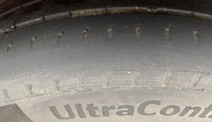 2019 Volkswagen Ameo HIGHLINE PLUS 1.5L AT 16 ALLOY, Diesel, Automatic, 1,11,009 km, Right Front Tyre Tread