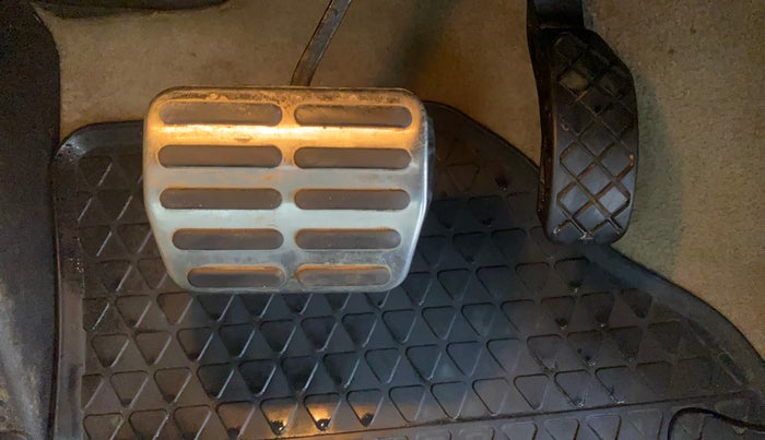 2019 Volkswagen Ameo HIGHLINE PLUS 1.5L AT 16 ALLOY, Diesel, Automatic, 1,11,009 km, Pedals