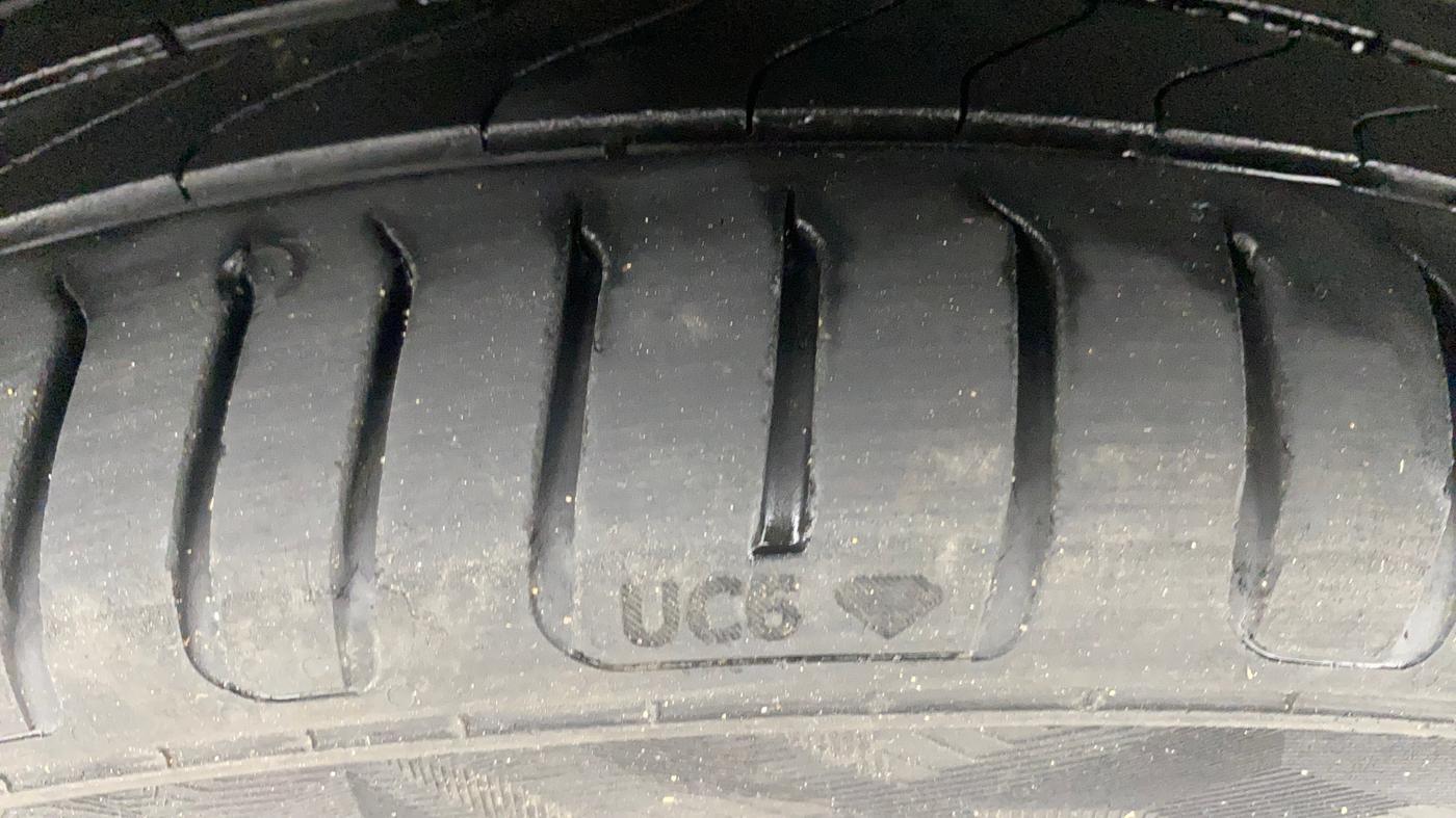 2019 Volkswagen Ameo HIGHLINE PLUS 1.5L AT 16 ALLOY, Diesel, Automatic, 1,11,009 km, Right Rear Tyre Tread