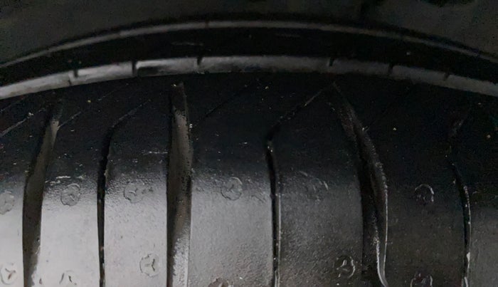 2012 Maruti Ritz VXI, Petrol, Manual, 48,180 km, Left Front Tyre Tread