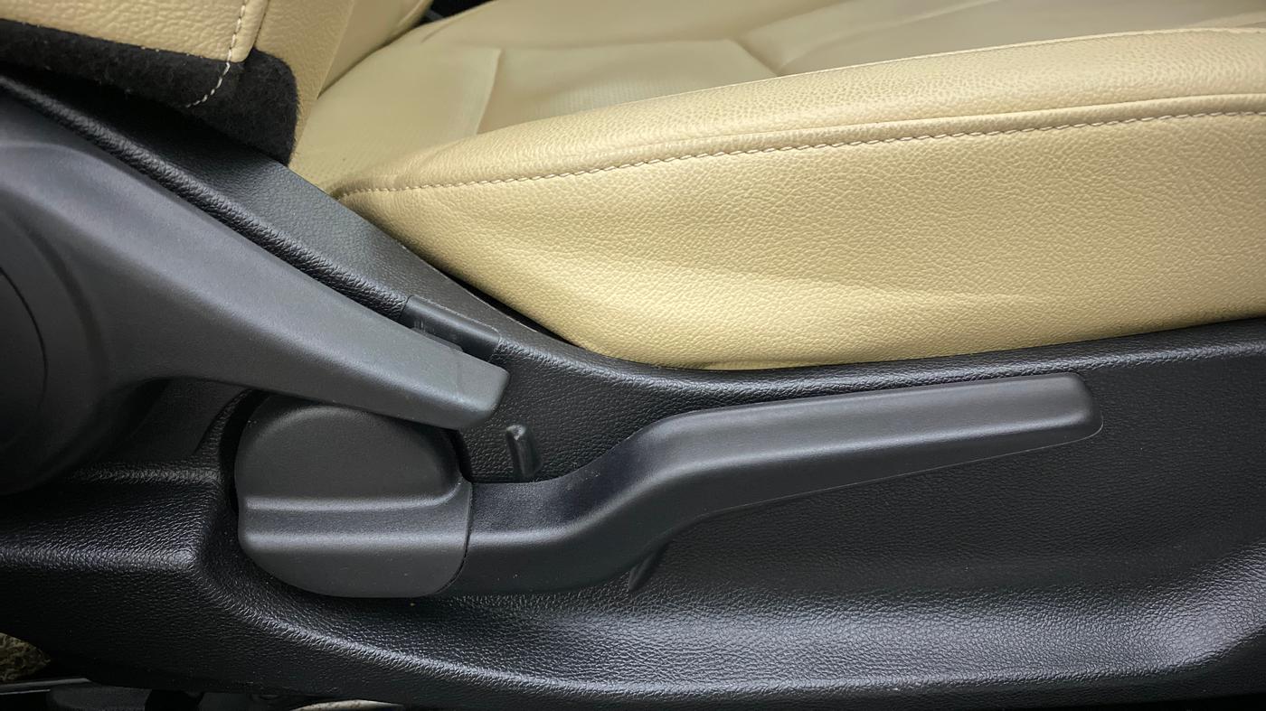 2020 Honda City ZX MT PETROL, Petrol, Manual, 23,345 km, Driver Side Adjustment Panel