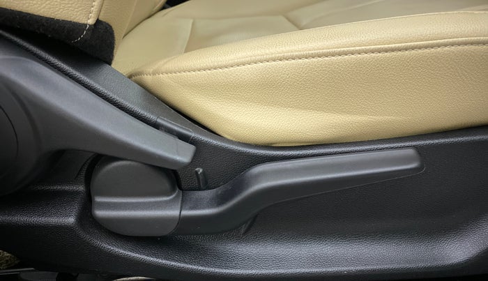 2020 Honda City ZX MT PETROL, Petrol, Manual, 23,345 km, Driver Side Adjustment Panel
