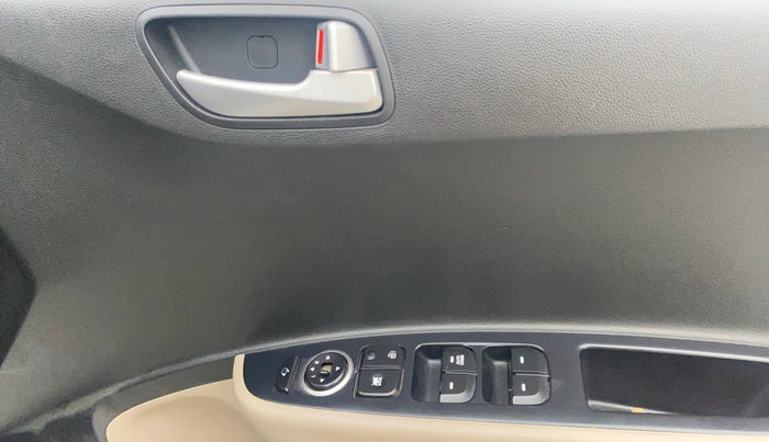 2018 Hyundai Grand i10 SPORTZ AT 1.2 KAPPA VTVT, Petrol, Automatic, 40,043 km, Driver Side Door Panels Control