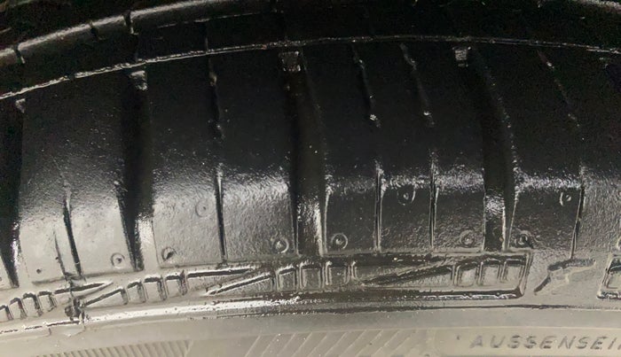 2018 Hyundai Grand i10 SPORTZ AT 1.2 KAPPA VTVT, Petrol, Automatic, 40,043 km, Right Front Tyre Tread