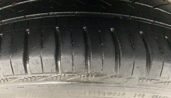 2018 Hyundai Grand i10 SPORTZ AT 1.2 KAPPA VTVT, Petrol, Automatic, 40,043 km, Right Rear Tyre Tread