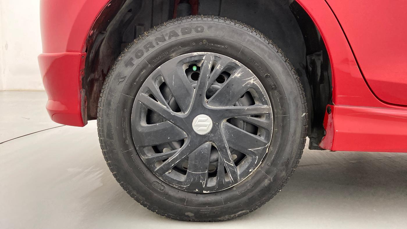 2017 Maruti Swift VXI, Petrol, Manual, 55,417 km, Right Rear Wheel