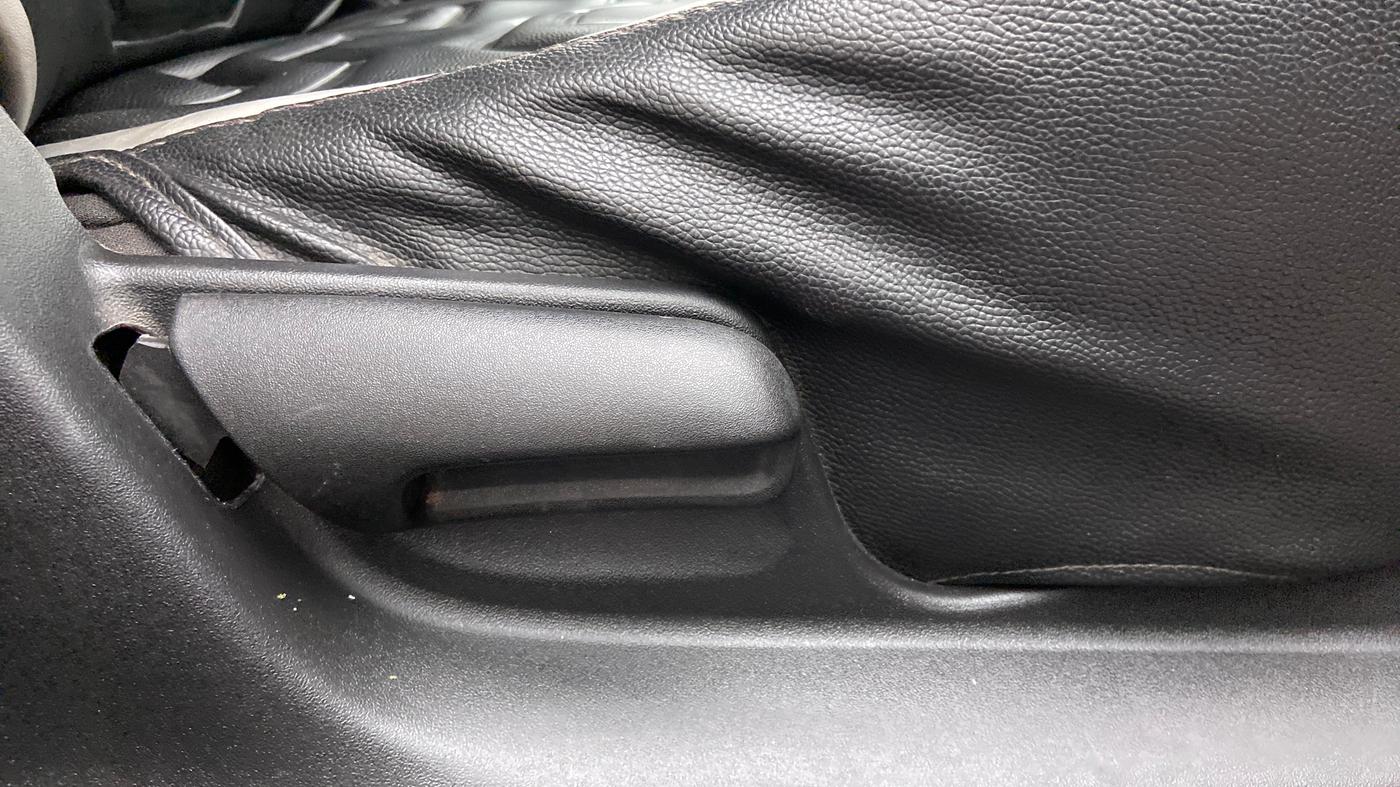 2017 Maruti Swift VXI, Petrol, Manual, 55,417 km, Driver Side Adjustment Panel
