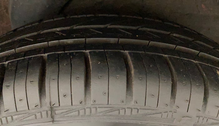 2013 Hyundai i20 MAGNA (O) 1.2, Petrol, Manual, 96,431 km, Left Rear Tyre Tread