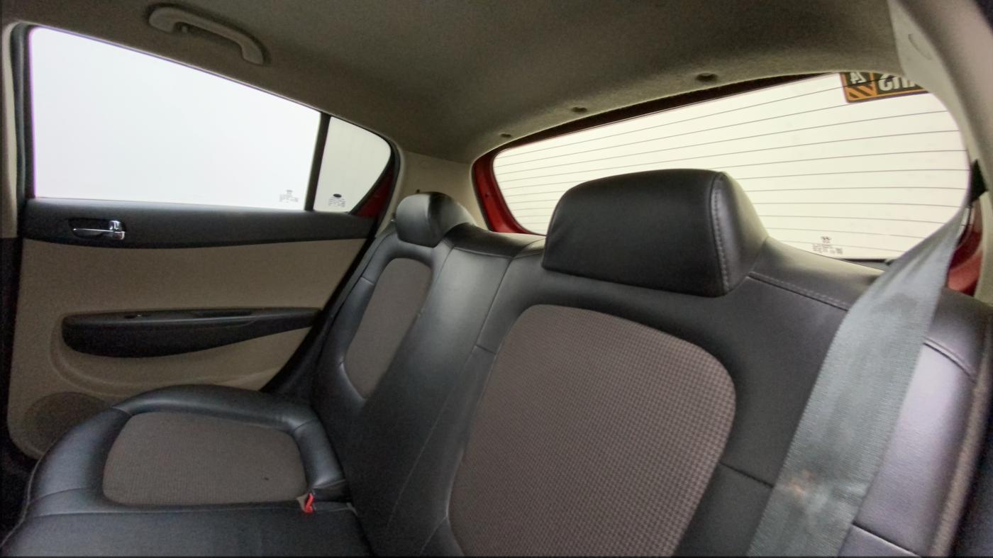 2013 Hyundai i20 MAGNA (O) 1.2, Petrol, Manual, 96,431 km, Right Side Rear Door Cabin