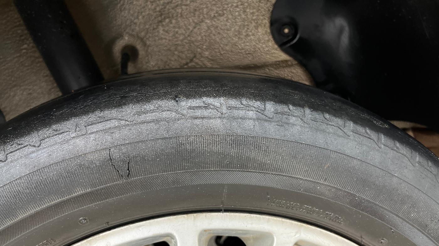 2015 Tata Zest XM PETROL, Petrol, Manual, 41,952 km, Right Rear Tyre Tread
