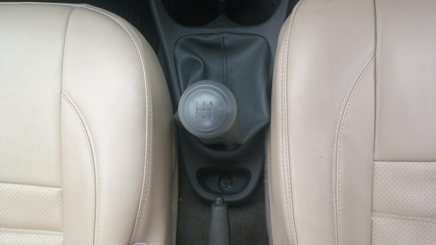 2014 Toyota Etios G, Petrol, Manual, 43,119 km, Gear Lever