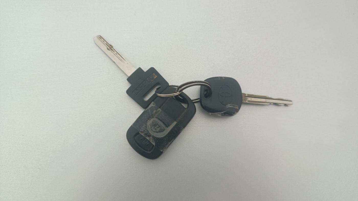 2014 Toyota Etios G, Petrol, Manual, 43,119 km, Key Close Up