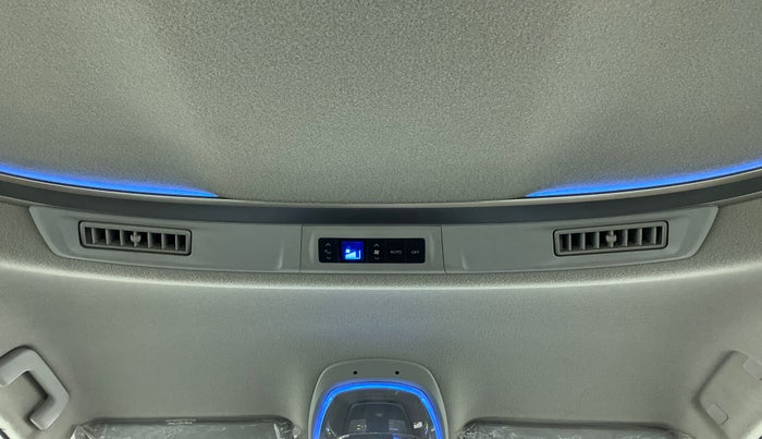 2021 Toyota Innova Crysta 2.4 VX 7 STR, Diesel, Manual, 17,721 km, Rear AC Vents