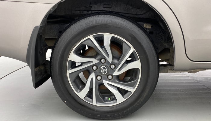 2021 Toyota Innova Crysta 2.4 VX 7 STR, Diesel, Manual, 17,721 km, Right Rear Wheel