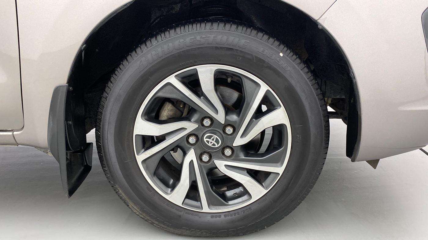 2021 Toyota Innova Crysta 2.4 VX 7 STR, Diesel, Manual, 17,721 km, Right Front Wheel