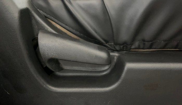 2018 Maruti Wagon R 1.0 VXI, Petrol, Manual, 73,249 km, Driver Side Adjustment Panel