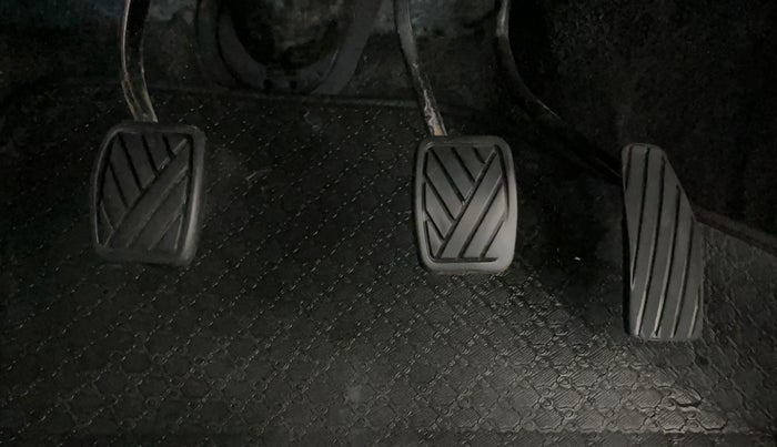 2018 Maruti Wagon R 1.0 VXI, Petrol, Manual, 73,249 km, Pedals