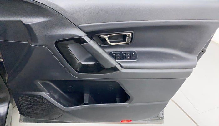 2022 Tata Harrier XZ PLUS 2.0L DARK EDITION, Diesel, Manual, 35,198 km, Driver Side Door Panels Control