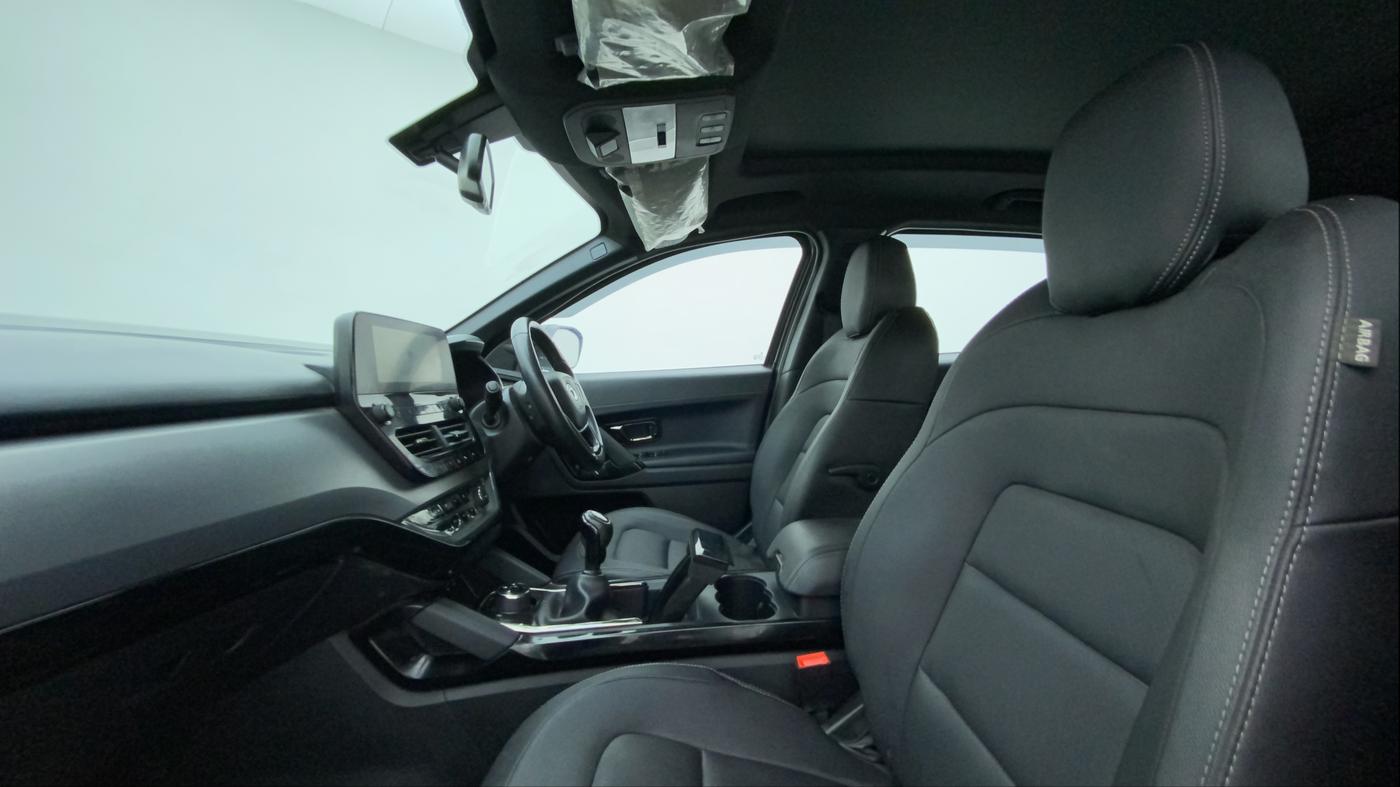 2022 Tata Harrier XZ PLUS 2.0L DARK EDITION, Diesel, Manual, 35,198 km, Right Side Front Door Cabin