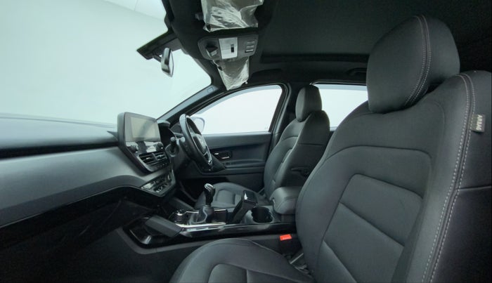 2022 Tata Harrier XZ PLUS 2.0L DARK EDITION, Diesel, Manual, 35,198 km, Right Side Front Door Cabin
